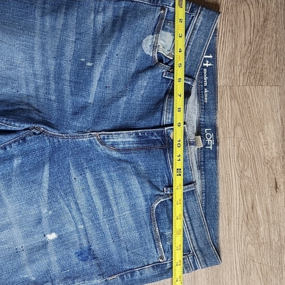 LOFT Women's Blue Distressed Jeans - Picture 8 of 9